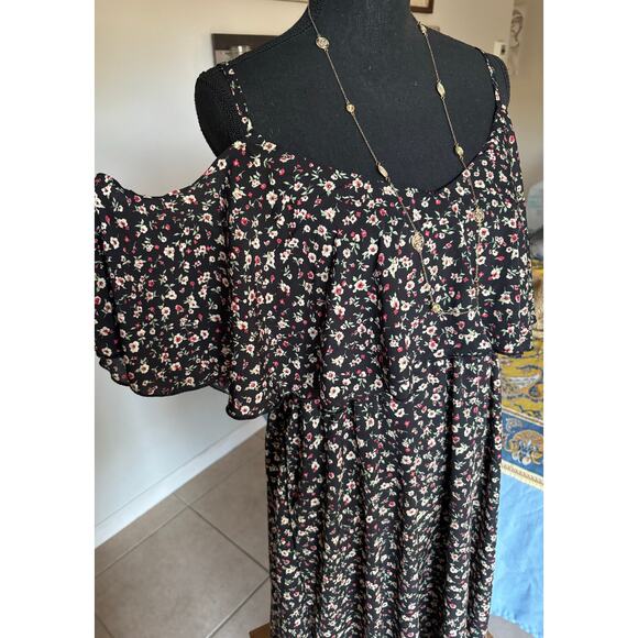 Black and Pink Off-Shoulder Flutter Sleeve Midi Sundress - Picture 3 of 5
